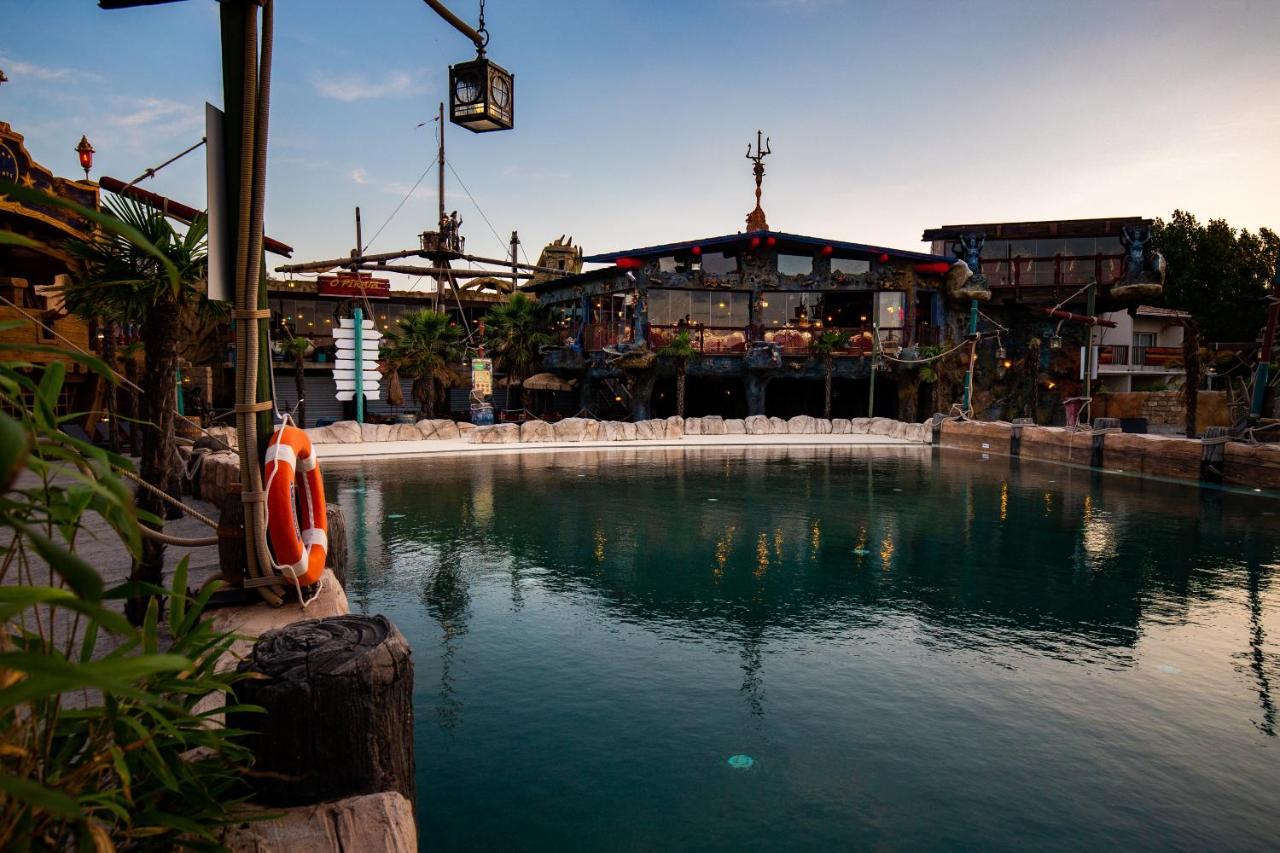 Hotel Pirates World Agde Ngoại thất bức ảnh