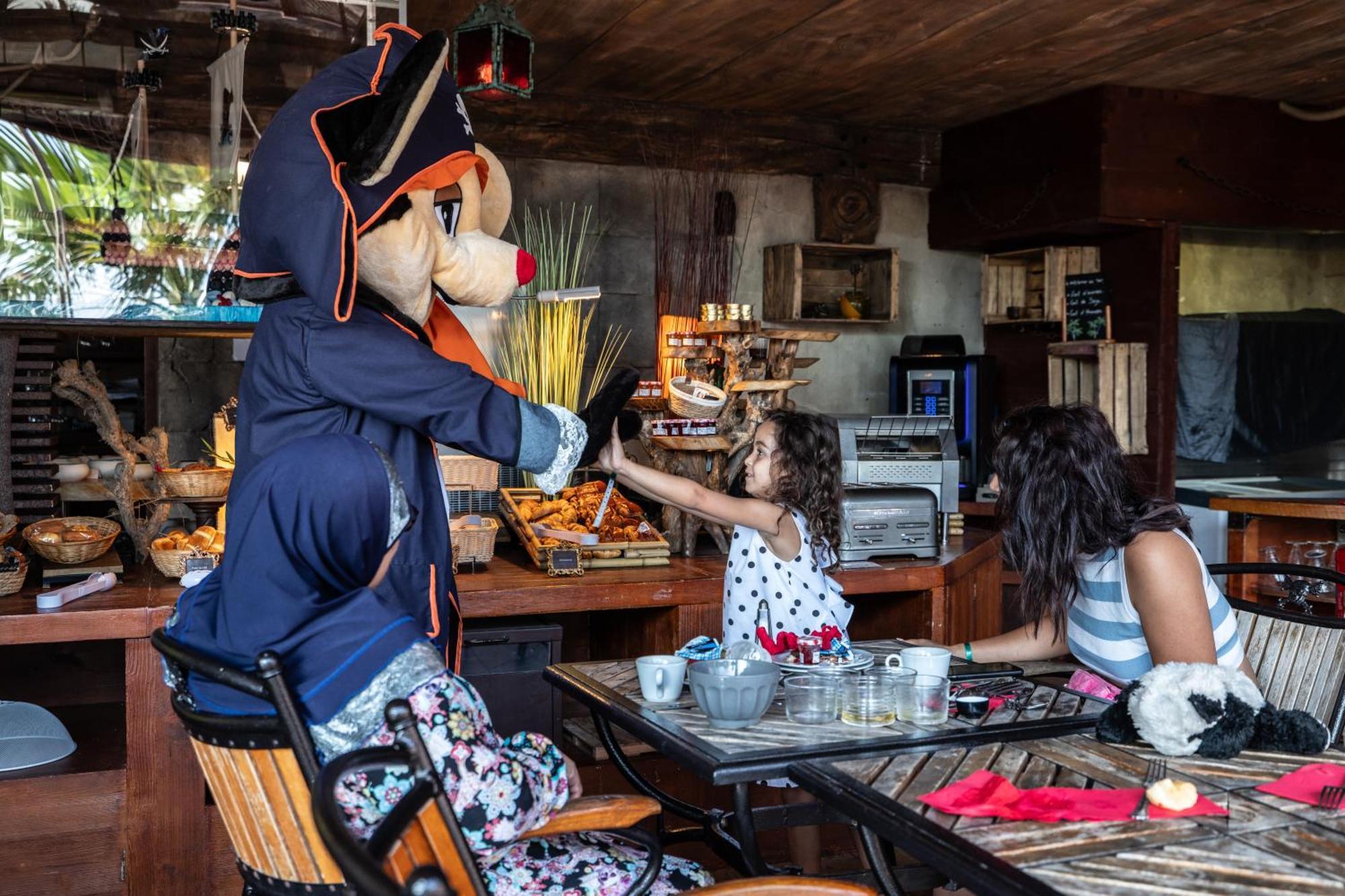 Hotel Pirates World Agde Ngoại thất bức ảnh